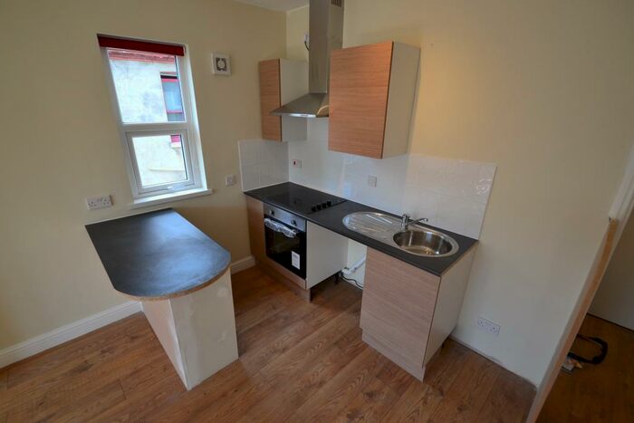Studio To Rent In Connaught Road, Roath, Cardiff, CF24
