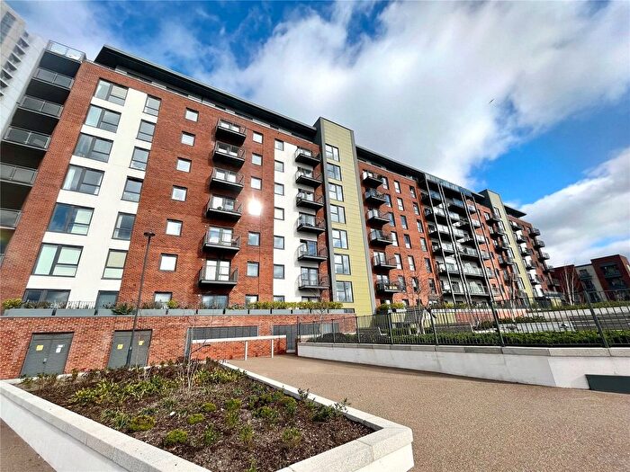 3 Bedroom Flat To Rent In Denyer Walk, Southampton, SO19
