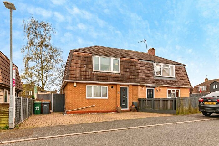 3 Bedroom Semi Detached House For Sale In Pepper Road, Calverton, Nottingham, NG14