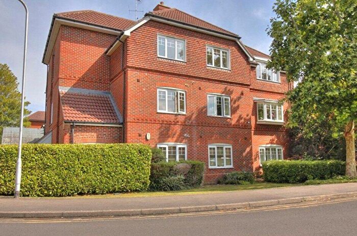 2 Bedroom Flat To Rent In Ashdene Gardens, Reading, Berkshire, RG30