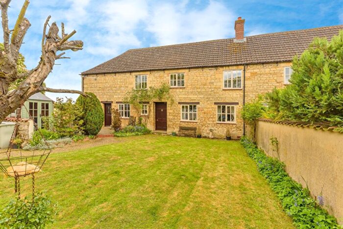 4 Bedroom Barn Conversion For Sale In Newstead Road, Belmesthorpe, Stamford, PE9
