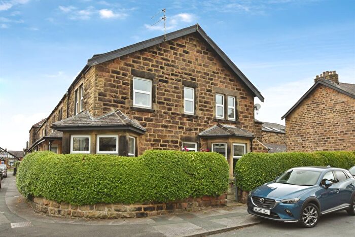 2 Bedroom End Of Terrace House For Sale In Grange Avenue, Harrogate, HG1