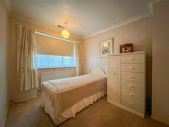 3 Bedroom Detached Bungalow For Sale In Woodland Avenue, Hutton, Brentwood, CM13