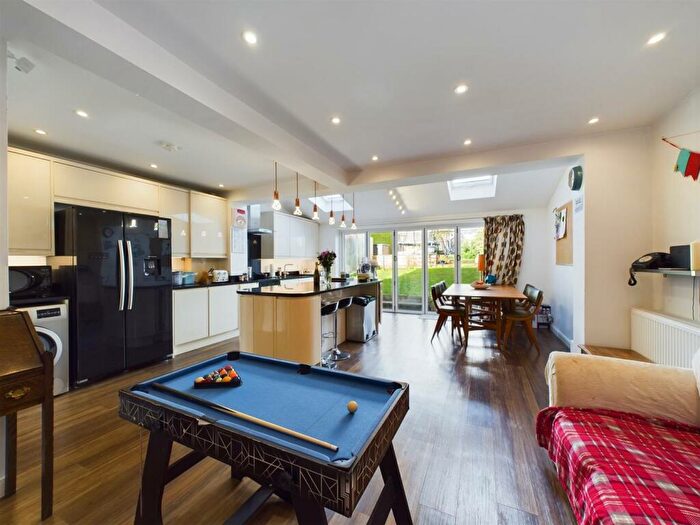 5 Bedroom Semi-Detached House For Sale In St. Andrews Road, Coulsdon, CR5