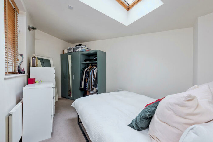 1 Bedroom Apartment For Sale In Liverpool Road, London, N1