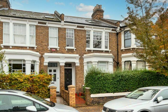 4 Bedroom Property To Rent In Montrose Avenue, Queen's Park, London, NW6