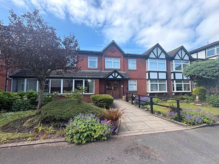 1 Bedroom Flat For Sale In Sandhurst Avenue, Lytham St. Annes, Lancashire, FY8