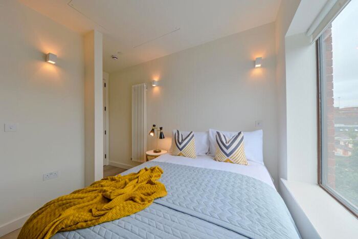 Studio To Rent In George Street, Luton, LU1