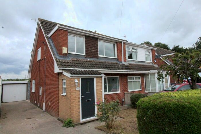 3 Bedroom Semi-Detached House To Rent In Lowfield Road, Dewsbury, WF13