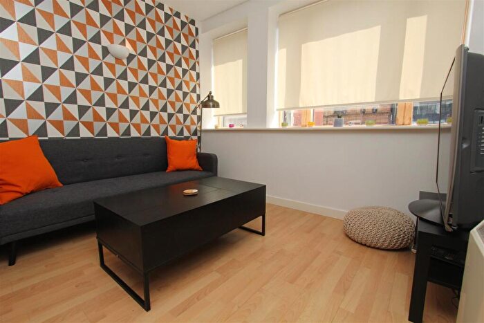 1 Bedroom Flat For Sale In South Parade, Leeds, LS1