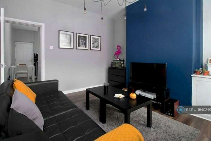 2 Bedroom Terraced House To Rent In Thornfield Street, Salford, M5