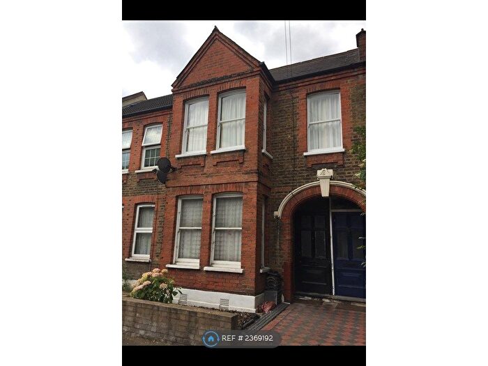 2 Bedroom Flat To Rent In Blyth Road, London, E17