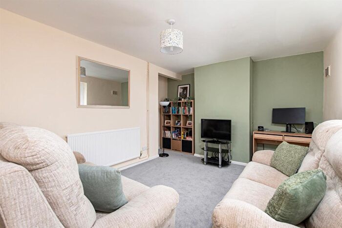 2 Bedroom Property To Rent In Kimberley Close, Downend, Bristol, BS16