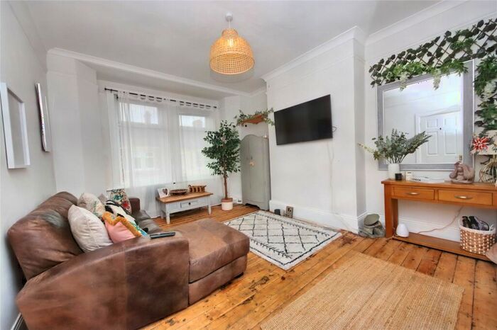 3 Bedroom Flat To Rent In Eastbourne Avenue, Saltwell, Gateshead, NE8