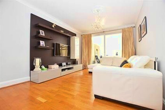 4 Bedroom Semi-Detached House To Rent In Roxborough Avenue, Isleworth, Greater London, TW7