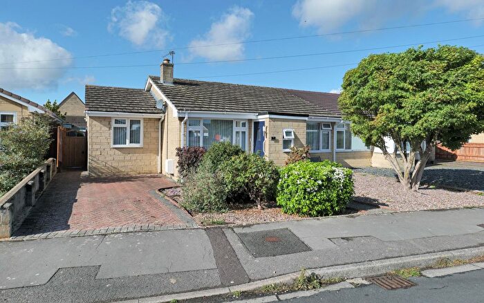 2 Bedroom Semi Detached Bungalow For Sale In Sherwood Avenue, Melksham, SN12