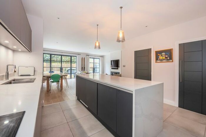 3 Bedroom Detached House To Rent In Copse Hill, London, SW20
