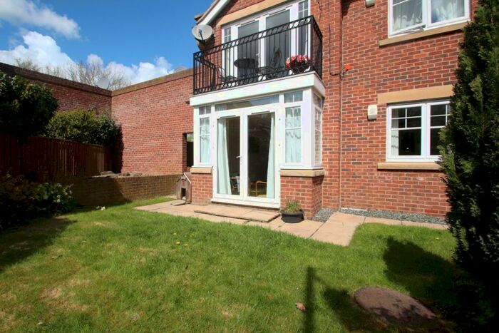 3 Bedroom Apartment To Rent In Stable Lane, Gosforth, NE3