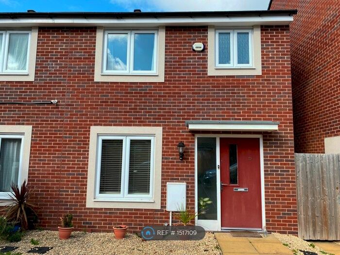 3 Bedroom Semi-Detached House To Rent In Graduate Court, Cheltenham, GL51