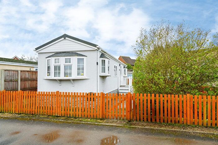 1 Bedroom Park Home For Sale In St Nicholas Park Butts Lane, Old Marston, Oxford, OX3