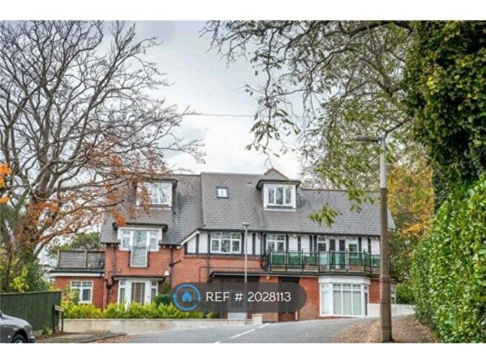 2 Bedroom Flat To Rent In Sandecotes Road, Poole, BH14