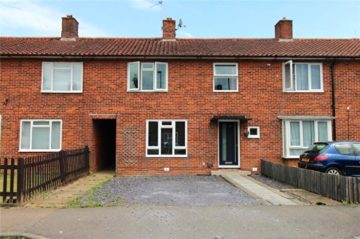 3 Bedroom Terraced House For Sale In Goodenough Close, Coulsdon, CR5