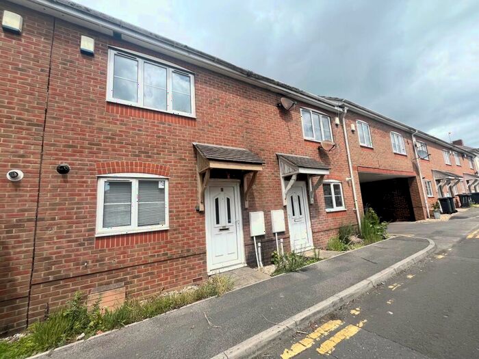 3 Bedroom House To Rent In Spring Road, Bournemouth, BH1