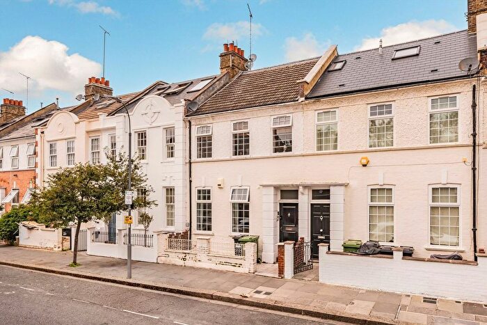 2 Bedroom Flat For Sale In Racton Road, Fulham, SW6