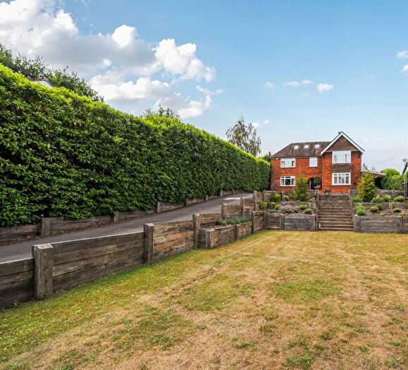 4 Bedroom Detached House For Sale In Mill Lane, Lindford, Hampshire, GU35