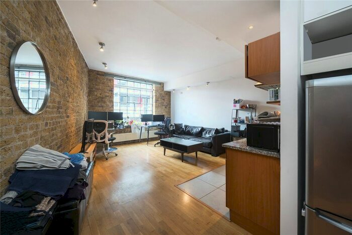 2 Bedroom Flat To Rent In Chandlery House, Gowers Walk, E1