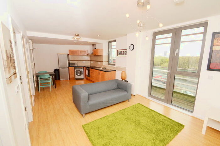 2 Bedroom Flat To Rent In Ashton Old Road, Beswick, Manchester, M11