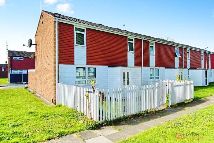 4 Bedroom End Of Terrace House For Sale In Selkirk Road, Leicester, LE4