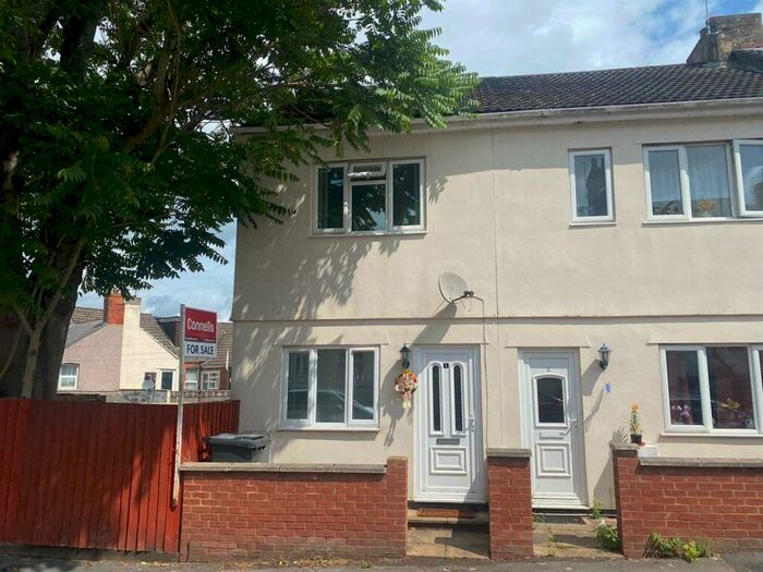 2 Bedroom End Of Terrace House For Sale In Dryden Street, Swindon, SN1