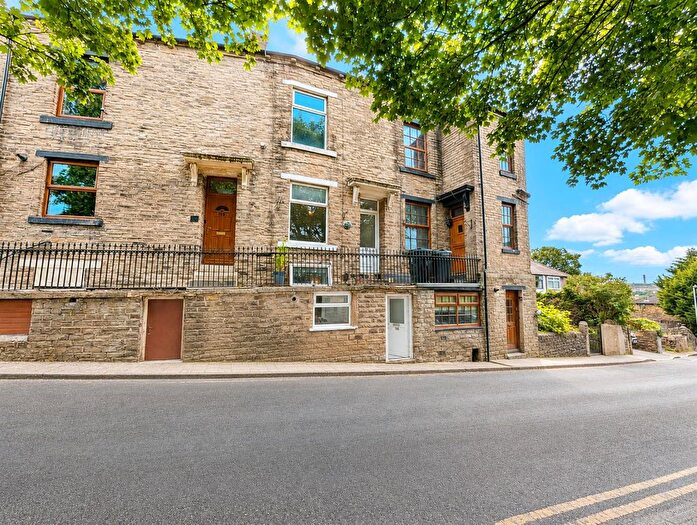 3 Bedroom Terraced House For Sale In Bolton Lane, Peel Park, Bradford, BD2