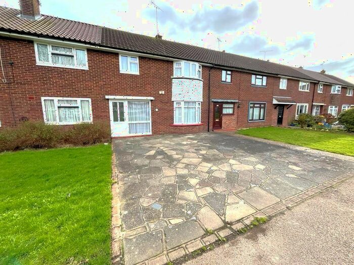 3 Bedroom Terraced House To Rent In Wood Farm Close, Leigh-On-Sea, Essex, SS9