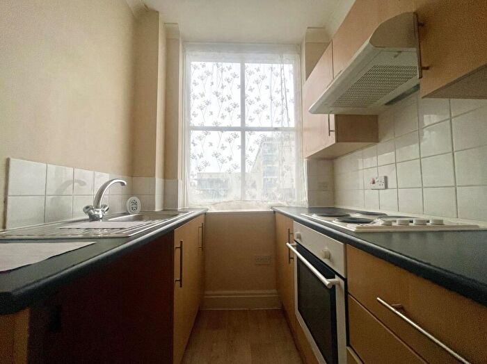 1 Bedroom Flat For Sale In Lakeview Court, Promenade, Southport, Sefton., PR9
