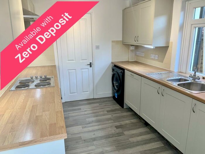 3 Bedroom House To Rent In Market Street, Eastleigh, SO50