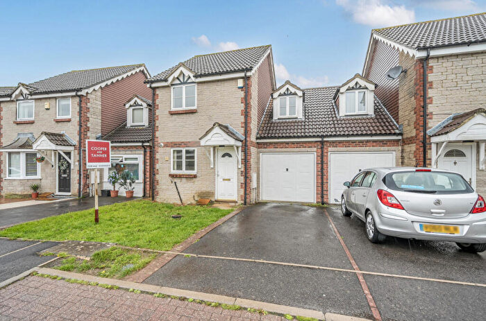 3 Bedroom Semi-Detached House For Sale In Bullmead Close, Street, BA16