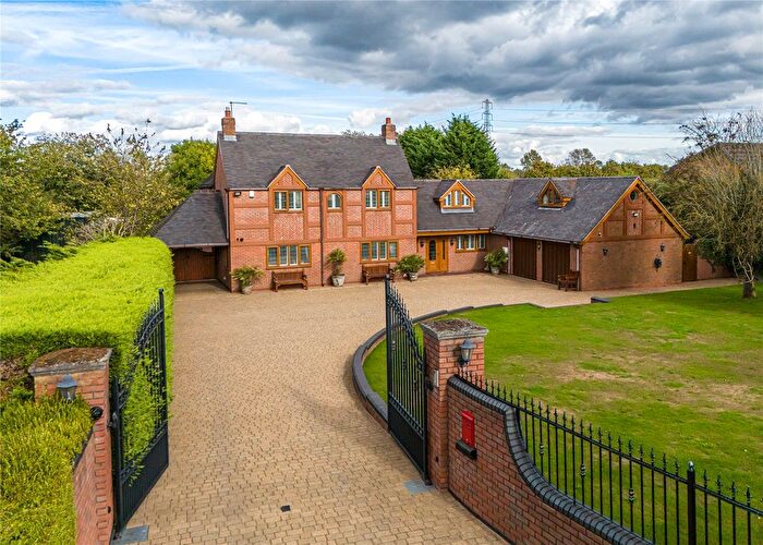 4 Bedroom Detached House To Rent In Paradise Lane, Slade Heath, Wolverhampton, Staffordshire, WV10