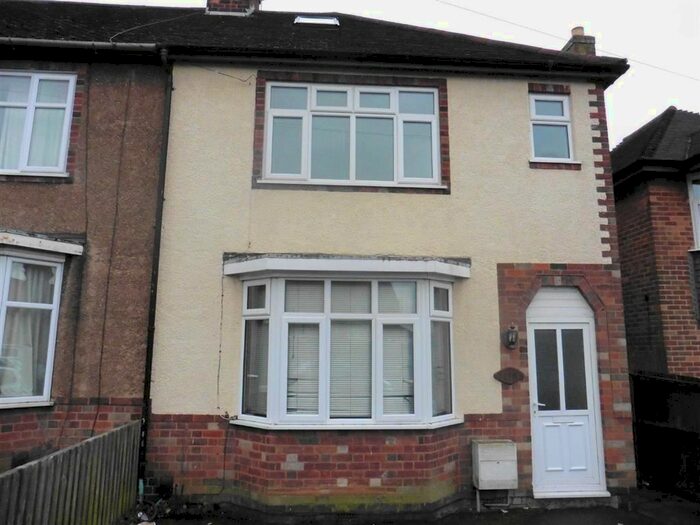 3 Bedroom Semi-Detached House To Rent In Teign Bank Road, Hinckley, LE10