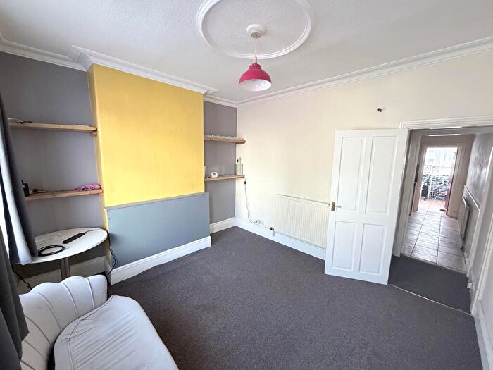 3 Bedroom Terraced House To Rent In Murray Road, Sheffield, S11