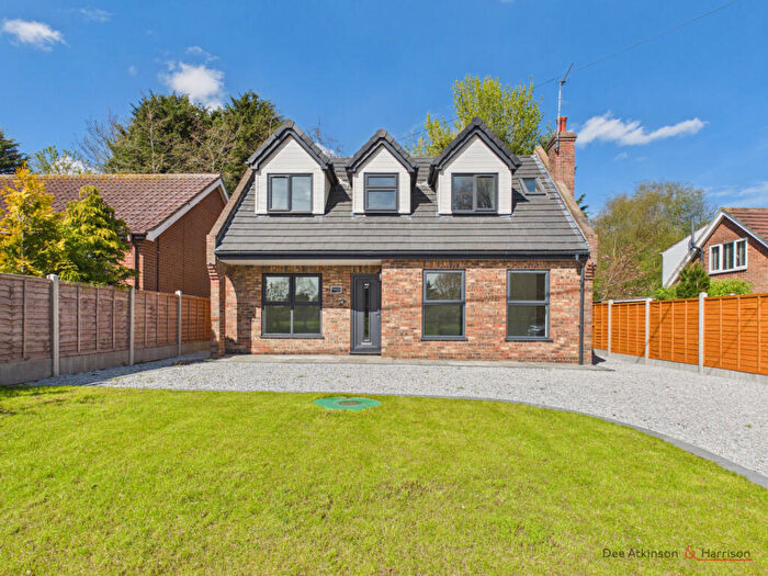 4 Bedroom Detached Bungalow To Rent In Roseneath Mappleton Road, Great Hatfield, HU11