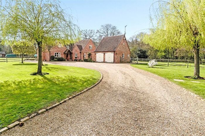 4 Bedroom Detached House To Rent In Howe Lane, Binfield, Bracknell, RG42