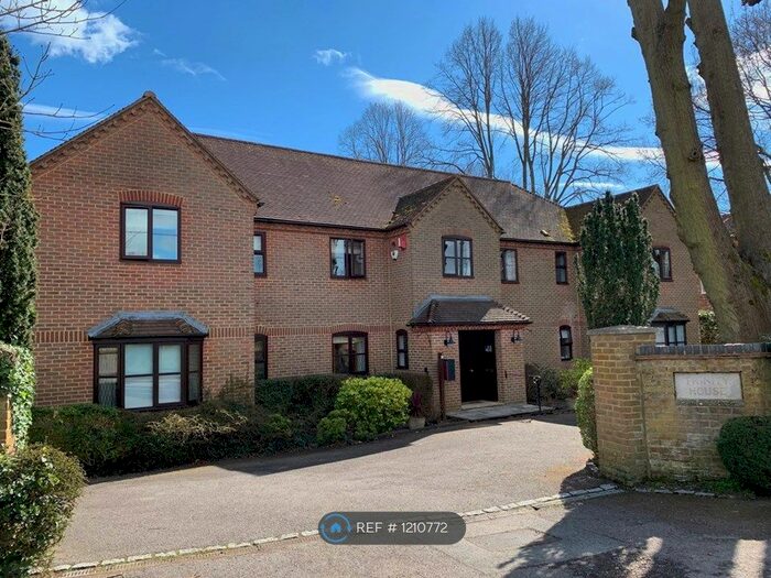 2 Bedroom Flat To Rent In Maidenhead Road, Cookham, Maidenhead SL6