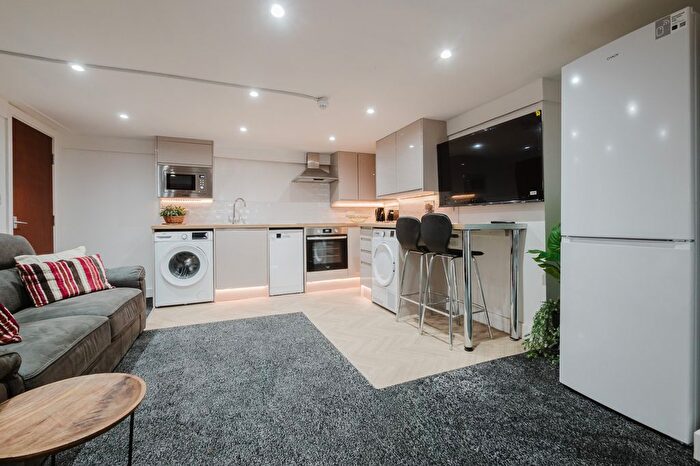 2 Bedroom Flat To Rent In Moss Lane East, Manchester, M14