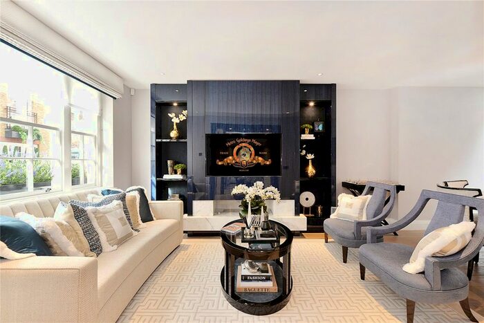 4 Bedroom Mews To Rent In Clabon Mews, Knightsbridge, SW1X