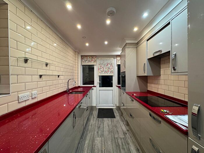 1 Bedroom Semi-Detached House To Rent In Wroxall Road, Dagenham, RM9