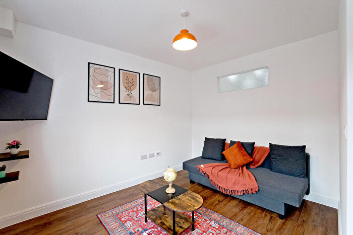 1 Bedroom Flat To Rent In Woodberry Grove, N4