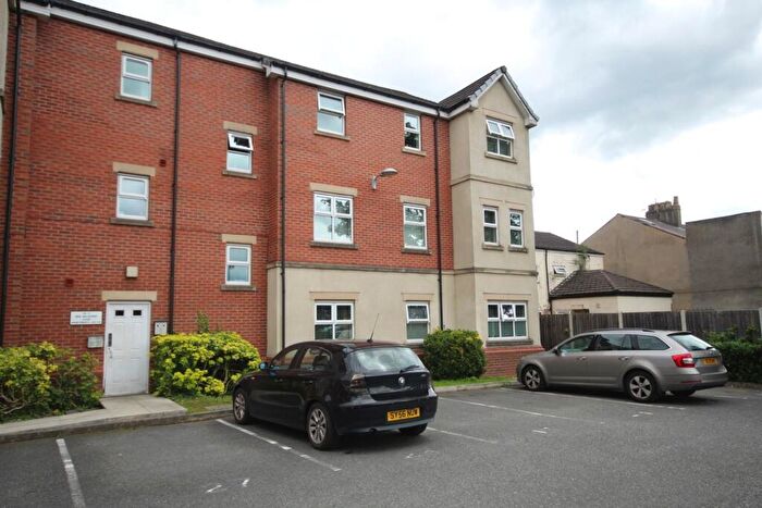 2 Bedroom Flat To Rent In New Belvedere Close, Stretford, M32