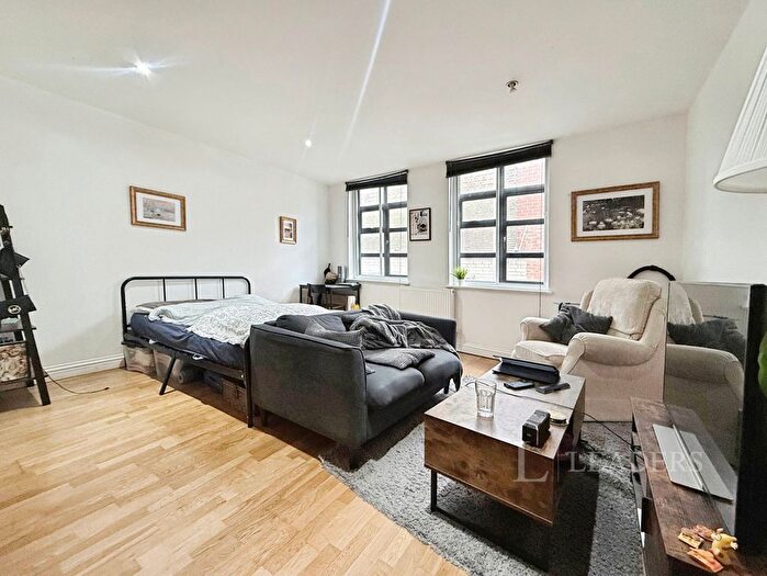 Studio For Sale In Gordon Street, Luton, LU1
